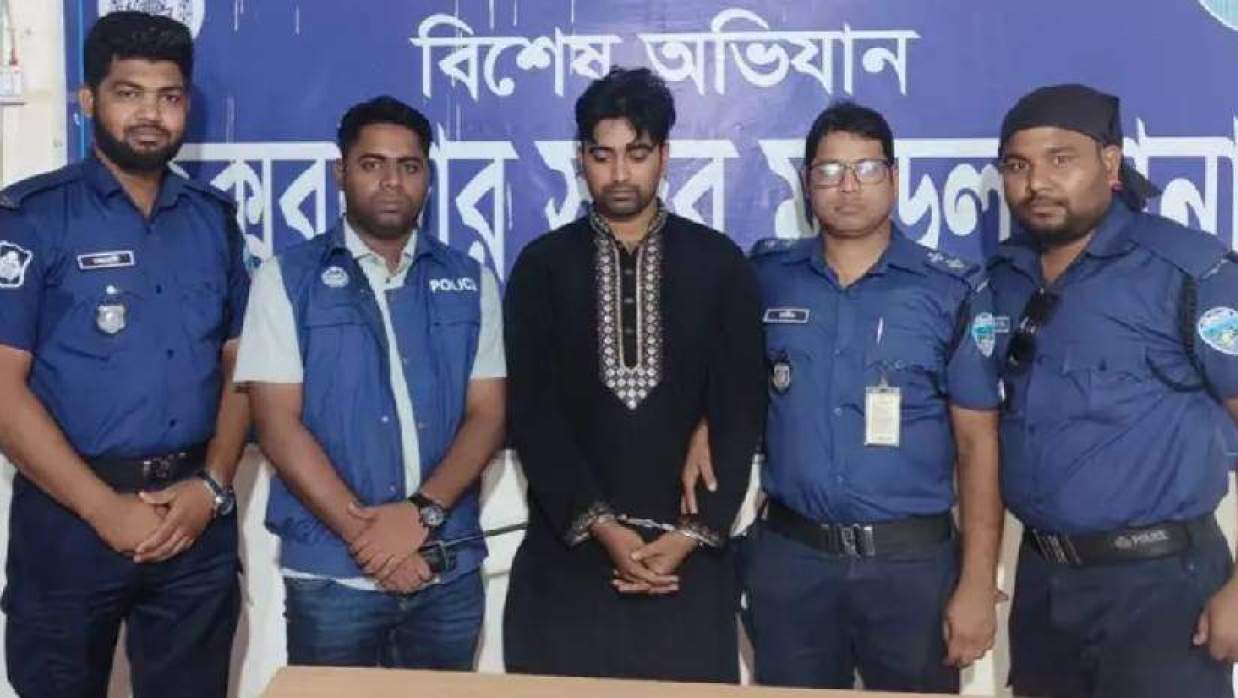 কক্সবাজারে স্ত্রীকে হত্যা করে মরদেহ খণ্ডবিখণ্ড, স্বামী গ্রেপ্তার