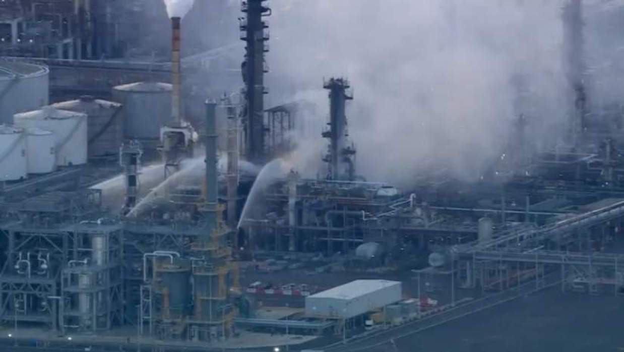 অস্ট্রেলিয়ার তেল শোধনাগারে অগ্নিকাণ্ড