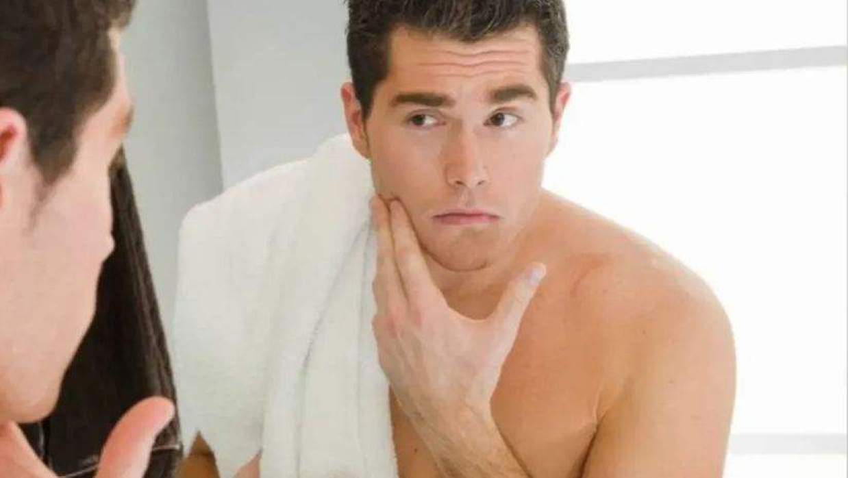 স্মার্টফোন ব্যবহারে অল্প বয়সেই বাড়ছে বার্ধক্যের ছাপ!