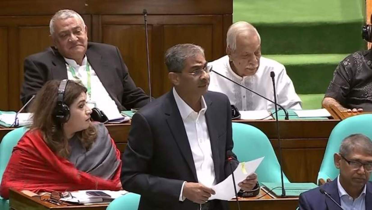 ইরান-যুক্তরাষ্ট্র ছাড়াও আমরা আরও দুটি যুদ্ধ মোকাবিলা করছি: পানিসম্পদমন্ত্রী