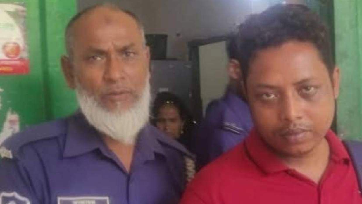 স্ত্রীর হাত-পায়ের রগ কেটে দেওয়ার অভিযোগে স্বামী আটক