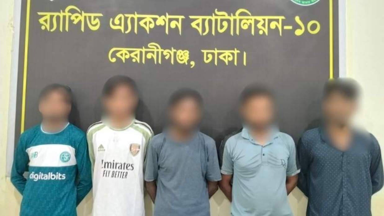 রাজধানীতে চীনা নাগরিককে কুপিয়ে মালামাল লুট, গ্রেপ্তার ৬