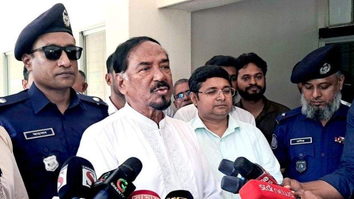 সরকার ও জনপ্রতিনিধি ছাড়া সংবিধান সংশোধনের অধিকার কারো নেই: স্পিকার হাফিজ উদ্দিন আহমদ