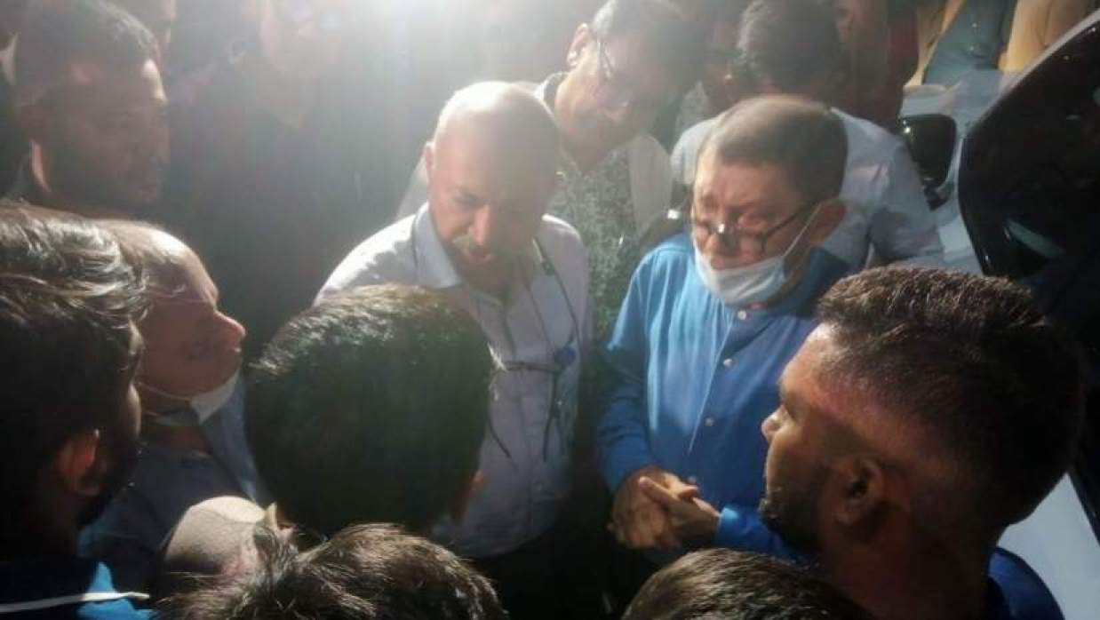 সোহরাওয়ার্দী মেডিকেলের আবাসন সংকটের বিষয়ে অধ্যক্ষকে লিখিত সমাধান জানাতে বলেন স্বাস্থ্যমন্ত্রী 