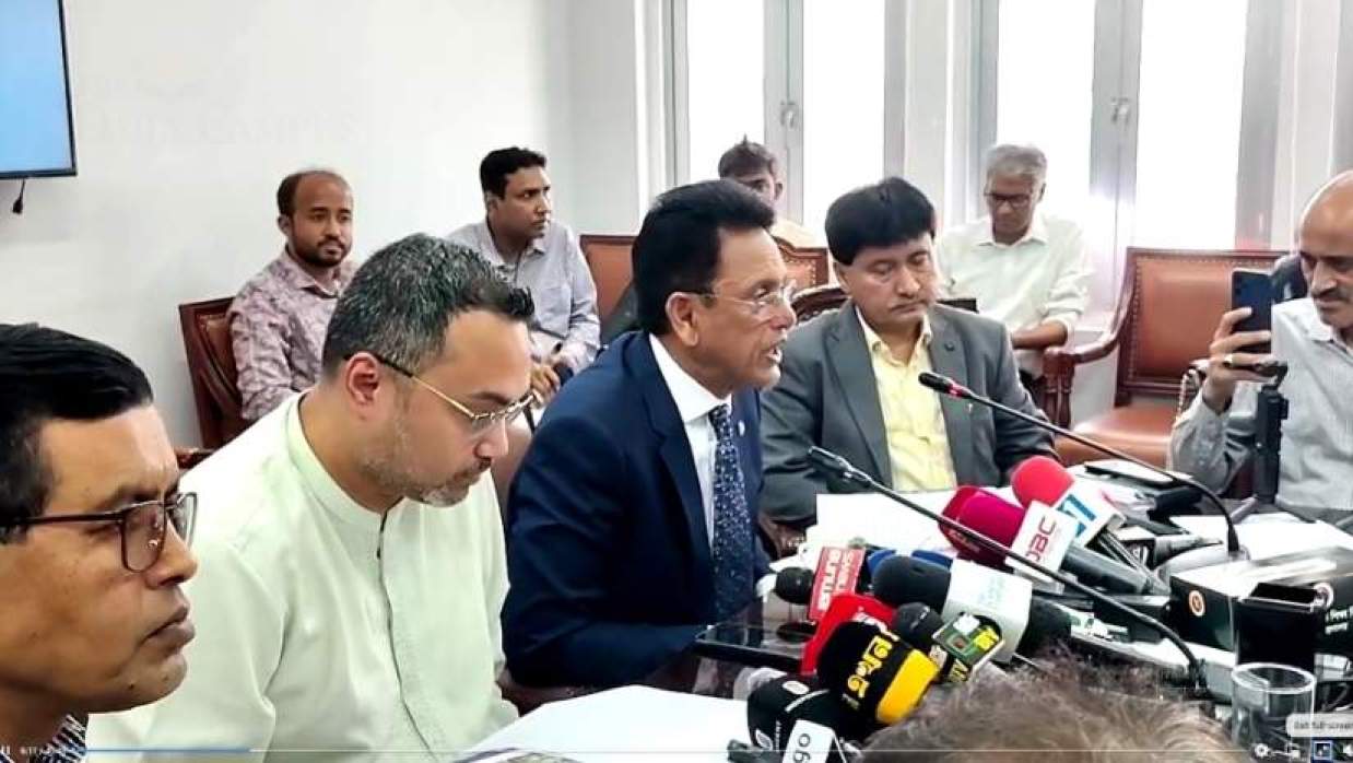 সংবাদ সম্মেলনে শিক্ষামন্ত্রী ড. আ ন ম এহছানুল হক মিলন