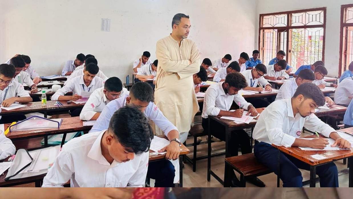 কেন্দ্রে পরিদর্শনে প্রধানমন্ত্রীর কার্যালয়ের মুখপাত্র ড. মাহদী আমিন