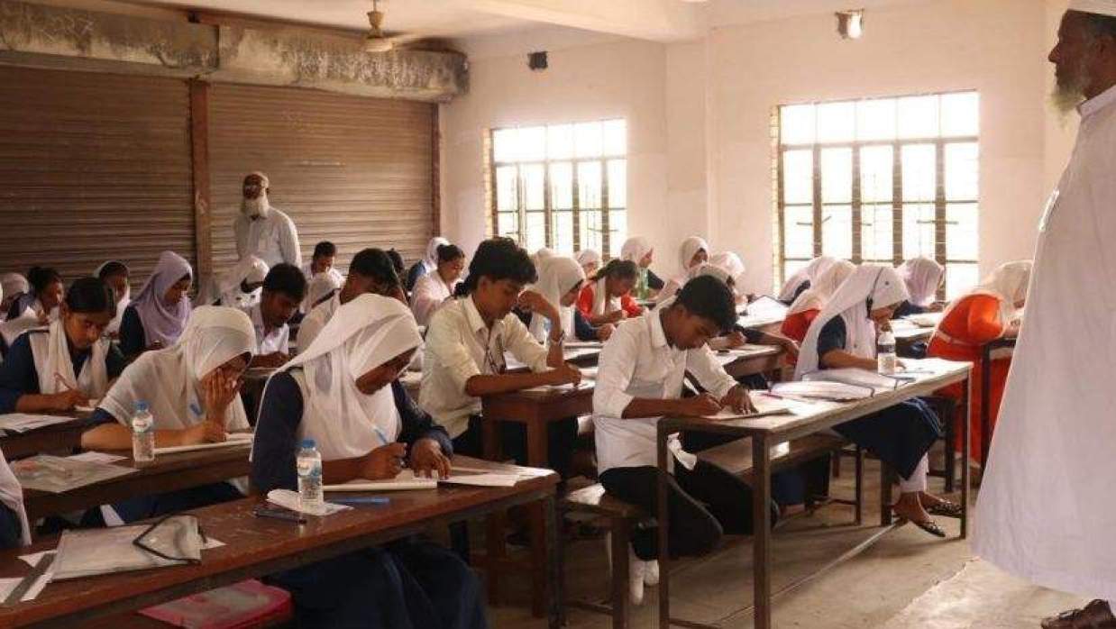 চলতি বছরের এসএসসি ও সমমানের পরীক্ষা শুরু হয়েছে আজ 