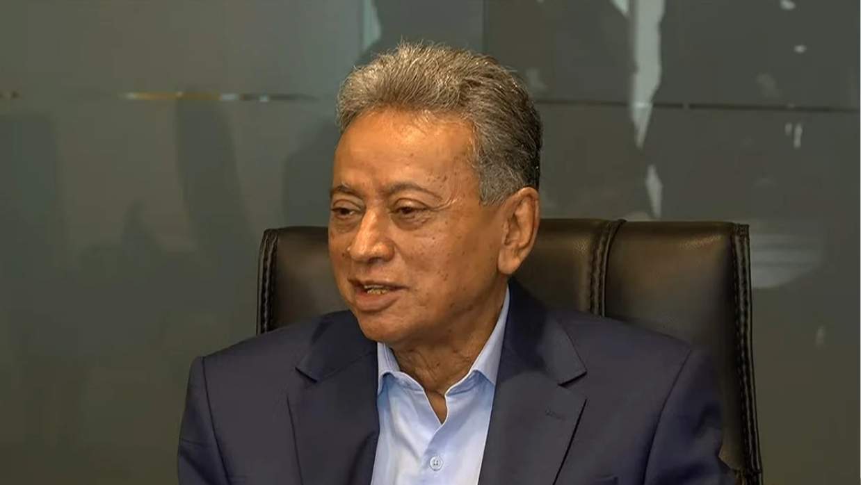 অর্থমন্ত্রী আমির খসরু মাহমুদ চৌধুরী