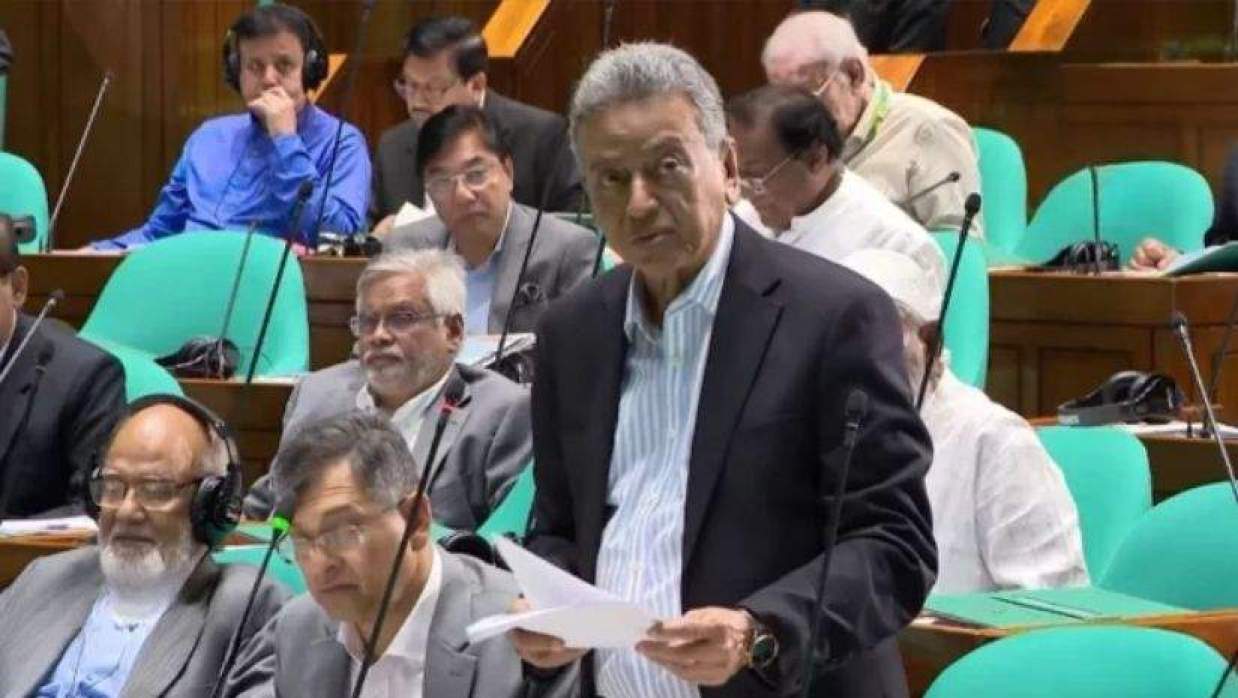 অর্থমন্ত্রী আমির খসরু মাহমুদ চৌধুরী