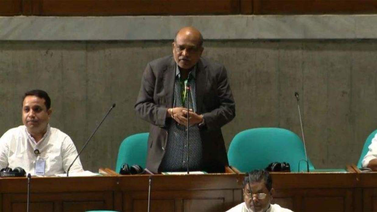 স্বতন্ত্র সংসদ সদস্য (কিশোরগঞ্জ-৫) শেখ মুজিবুর রহমান ইকবাল কথা বলেছেন