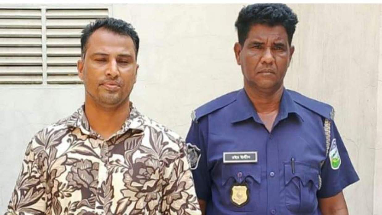 চোরাই জিরাসহ গ্রেফতার ময়মনসিংহ মহানগরের ৩৩ নম্বর ওয়ার্ড বিএনপির যুগ্ম আহবায়ক বডি মাসুদ