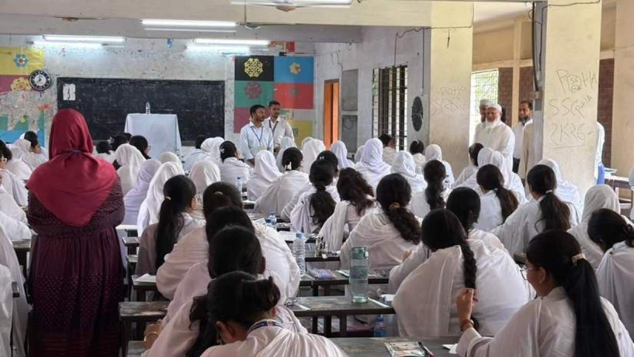 এসএসসি পরীক্ষা কেন্দ্র পরিদর্শনে জামায়াত আমির 