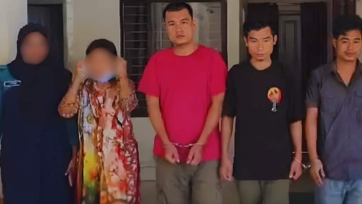 ভয়ভীতি দেখিয়ে পোশাকশ্রমিককে দলবদ্ধ ধর্ষণ, নারীসহ গ্রেপ্তার ৪