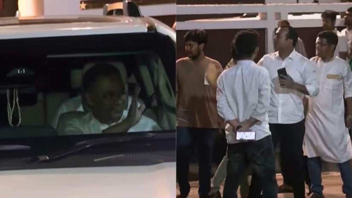 বৈঠক শেষে বের হচ্ছেন প্রধানমন্ত্রী তারেক রহমান