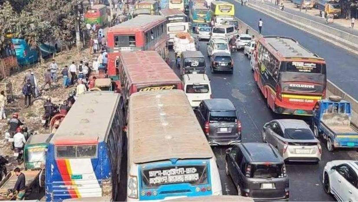 বর্ধিত ভাড়ায় আজ থেকে চলবে বাস, কোন রুটে কত?