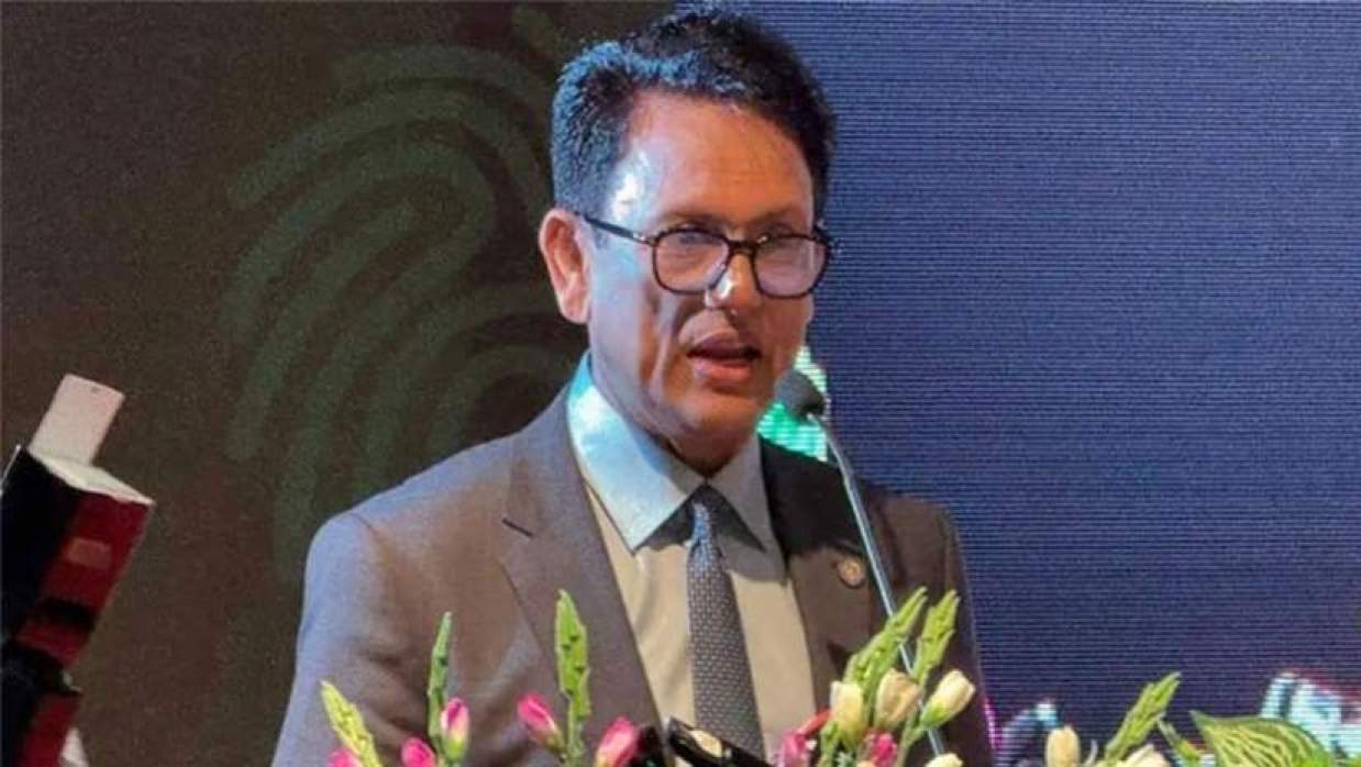 শিক্ষা এবং প্রাথমিক ও গণশিক্ষা মন্ত্রী ড. আ ন ম এহছানুল হক মিলন