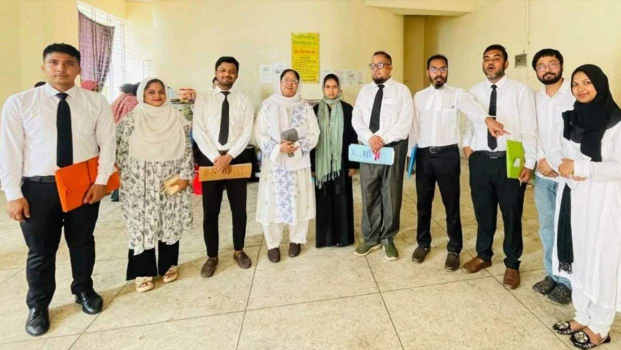 মহিমা মোল্লা নামের ওই ভারতয়ি তরুণী