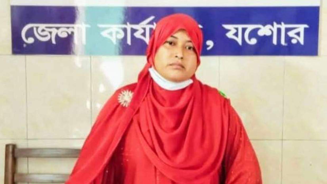 ইয়াবাসহ আটক নারী