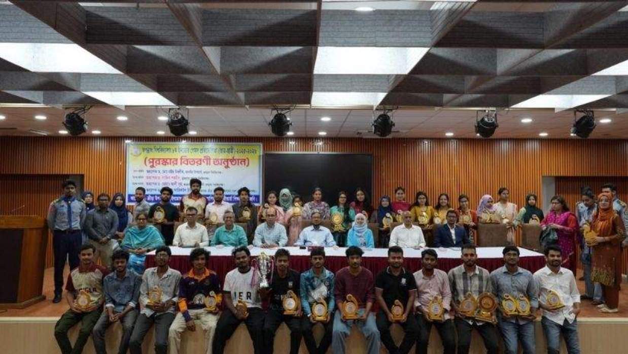 জবিতে অষ্টম ইনডোর গেমস প্রতিযোগিতা