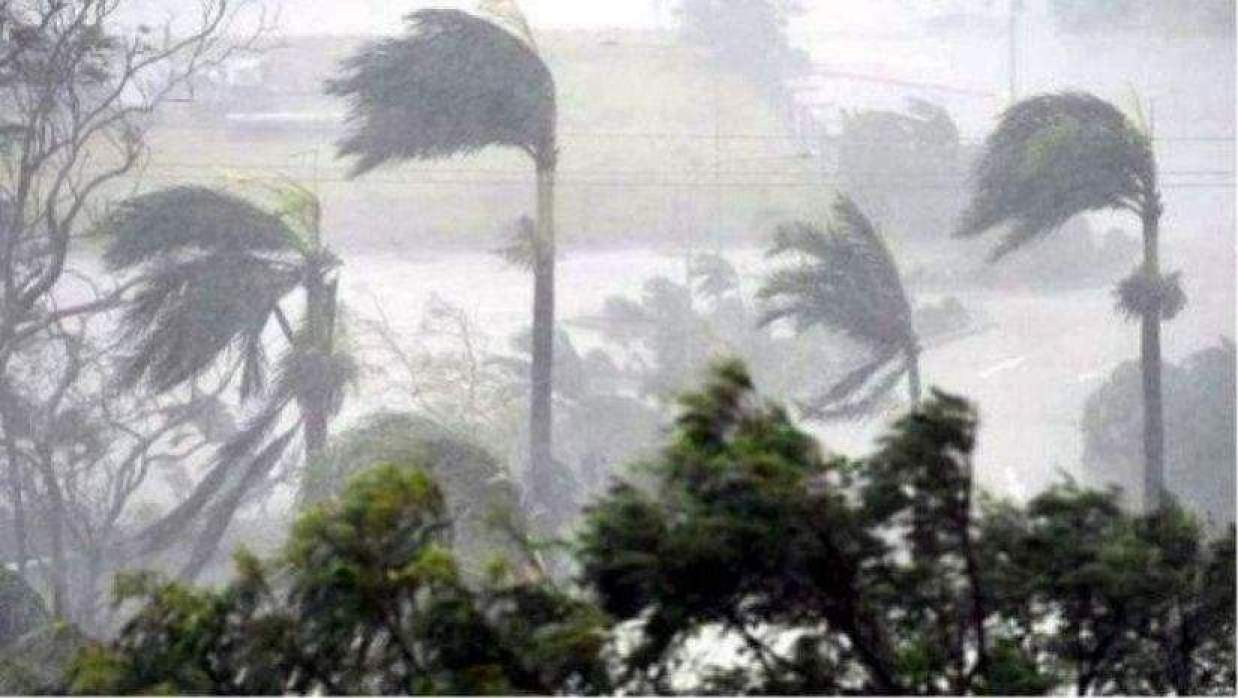 সকালের মধ্যে ঢাকাসহ ১৯ অঞ্চলে ৮০ কিমি বেগে ঝড়-বৃষ্টির আভাস