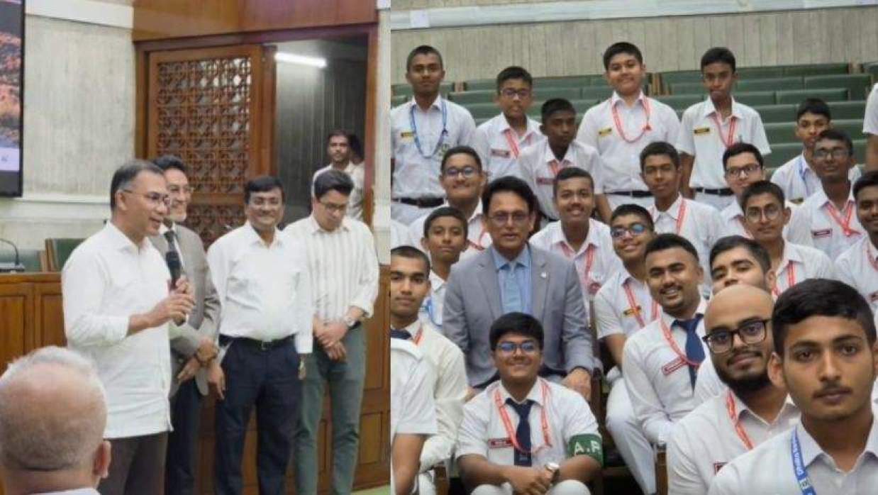 সংসদের অধিবেশন দেখার সুযোগ দেড়শ শিক্ষার্থীর, পাশাপাশি প্রধানমন্ত্রীর সঙ্গে মতবিনিময়