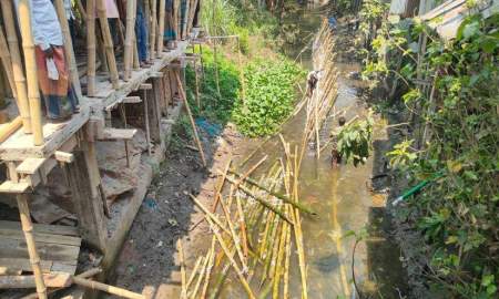 গোপালগঞ্জে প্রশাসনের অভিযানে দখলকৃত খাল উদ্ধার