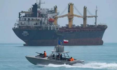 অনুমতি ছাড়া হরমুজ দিয়ে জাহাজ চালালে ধ্বংস করা হবে, সতর্কতা ইরানের নৌবাহিনীর