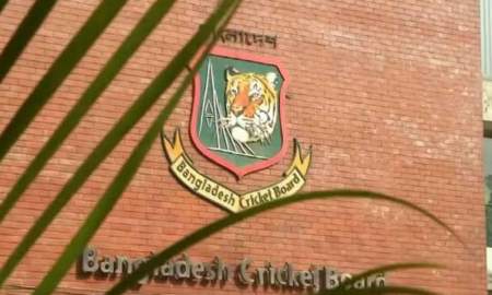 প্রিমিয়ার লিগে মাঠে থাকবে আইসিইউ অ্যাম্বুলেন্স