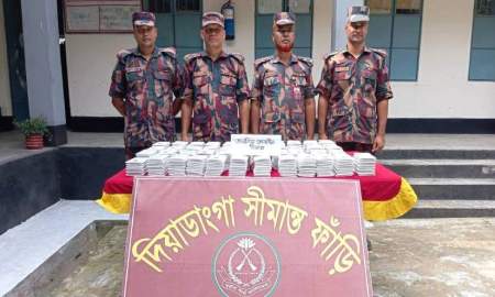 কুড়িগ্রামে বিজিবির অভিযানে বিপুল পরিমাণ ভারতীয় মালামাল জব্দ, আটক ২