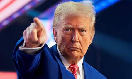 ফের ইরানকে উড়িয়ে দেওয়ার হুমকি দিলেন ট্রাম্প