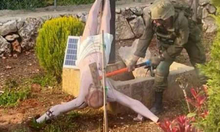 লেবাননে হাতুড়ি দিয়ে যিশুর মূর্তি ভাঙলেন ইসরায়েলি সেনা, তীব্র ক্ষোভ