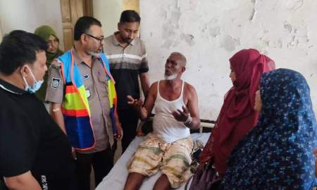 পদ্মায় নৌ পুলিশের ওপর দুর্বৃত্তদের হামলা, আহত ৬