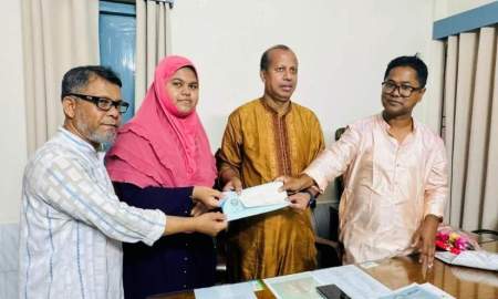 ডেইলি ক্যাম্পাসে সংবাদ প্রকাশের পর শিক্ষাবৃত্তি পেল মেডিকেলে চান্স পাওয়া তাপস্বী