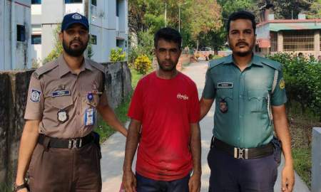 রুয়েট ক্যান্টিনের খাবারে ভেজাল মেশানোর অভিযোগে কর্মচারীকে পুলিশে সোপর্দ