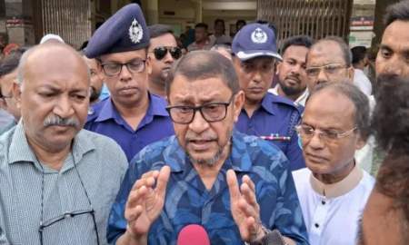 টিকা সংকট নিয়ে গণমাধ্যমে বক্তব্য দেওয়ায় স্বাস্থ্য কর্মকর্তাকে প্রত্যাহারের ঘোষণা স্বাস্থ্যমন্ত্রীর