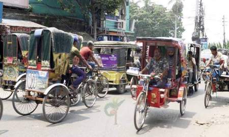 নিয়ন্ত্রণহীন রিকশা-ইজিবাইক, জনদুর্ভোগে অতিষ্ঠ যশোরবাসী