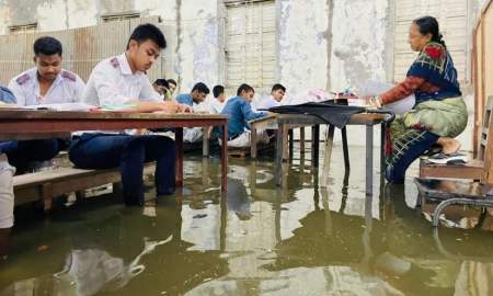 পরীক্ষার হলে অথৈ পানি, বেঞ্চে পা তুলে লিখলেন এসএসসি পরীক্ষার্থীরা