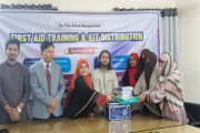 রাকসুর উদ্যোগে  ১২টি হলে ফার্স্ট এইড বক্স বিতরণ