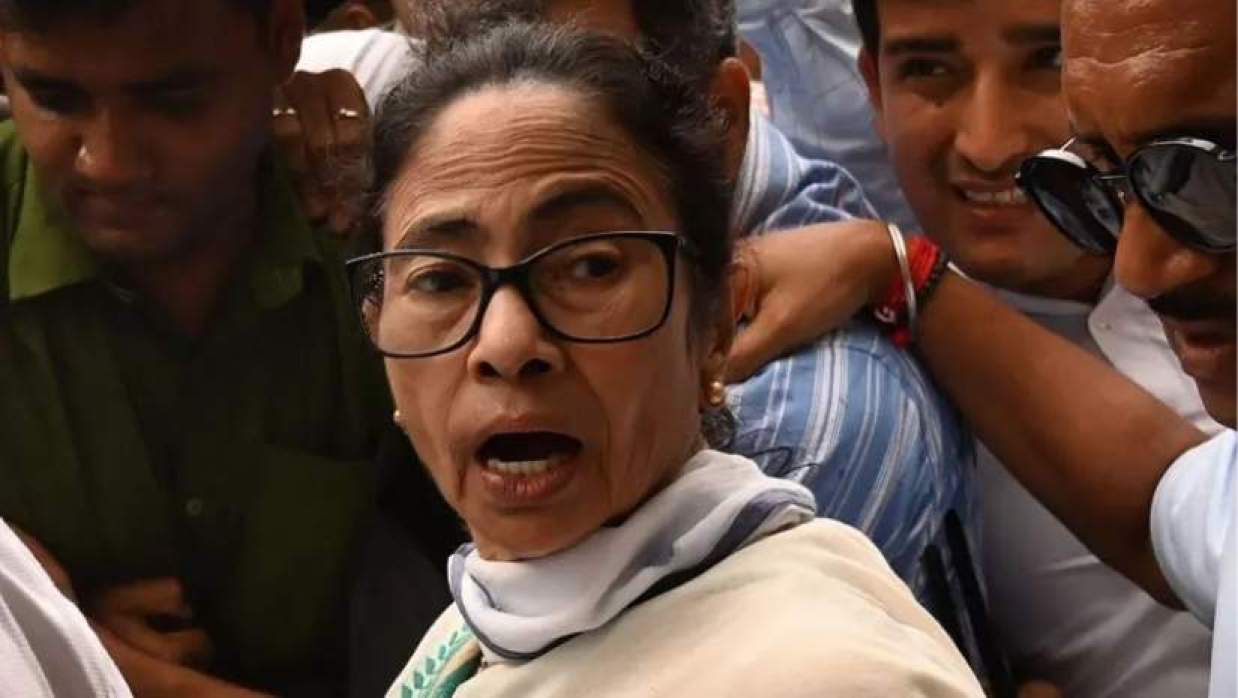 পশ্চিমবঙ্গের বিদায়ী মুখ্যমন্ত্রী মমতা ব্যানার্জী