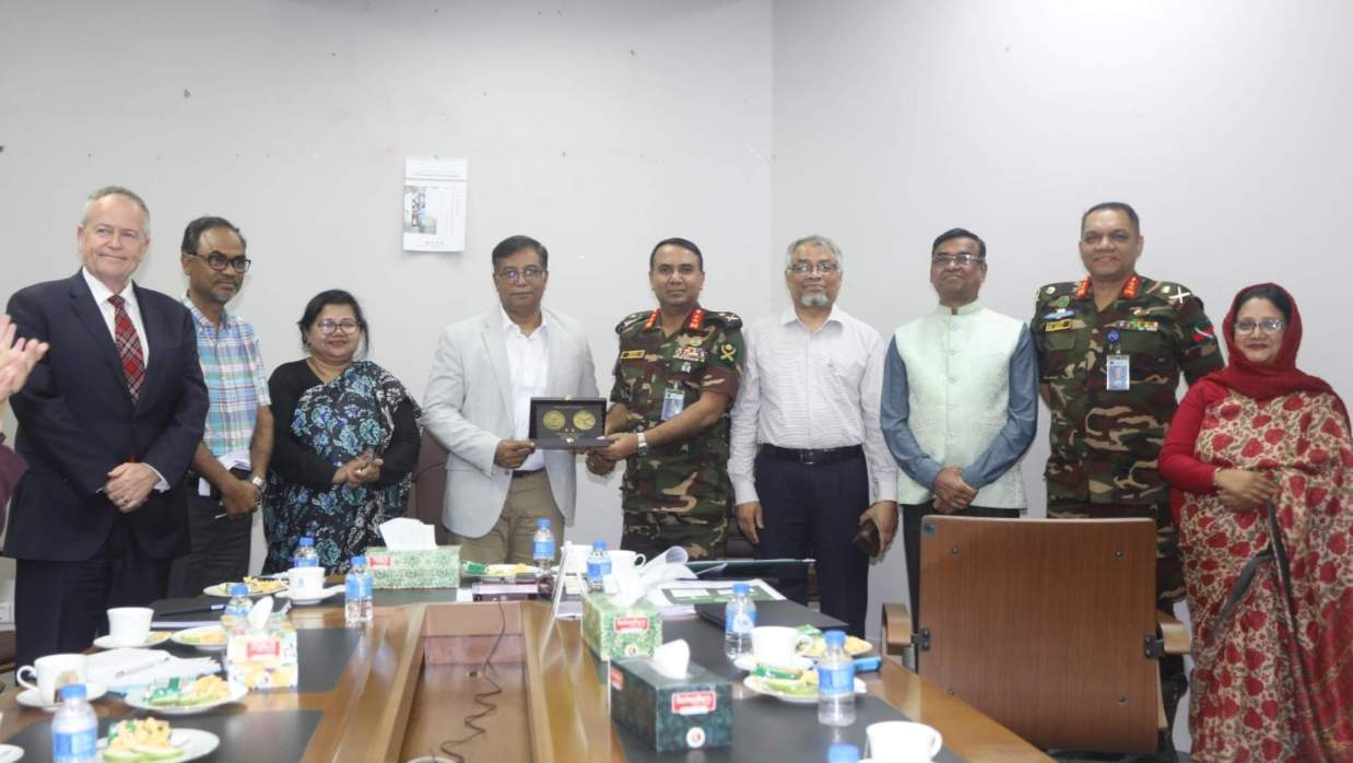 ইউজিসি চেয়ারম্যান প্রফেসর ড. মামুন আহমেদ-এর সাথে এক সৌজন্য সাক্ষাত
