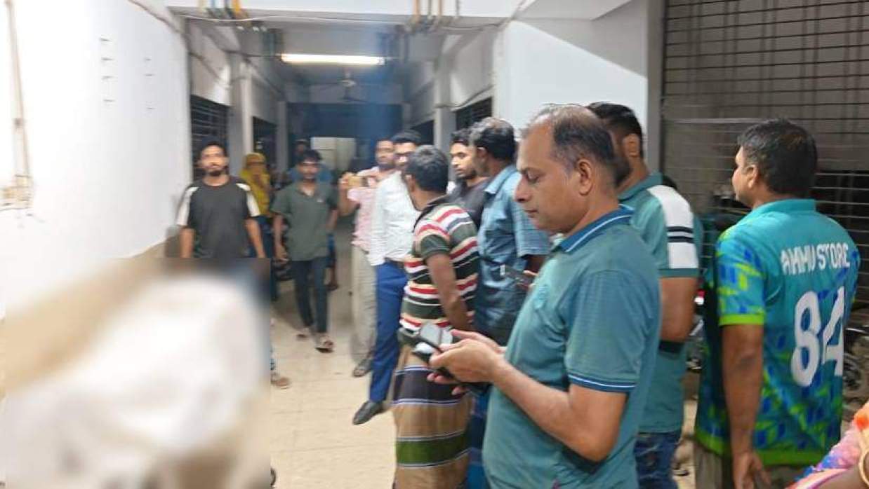 হাসপাতালে নিহত গোলাম হোসেনের মরদেহ