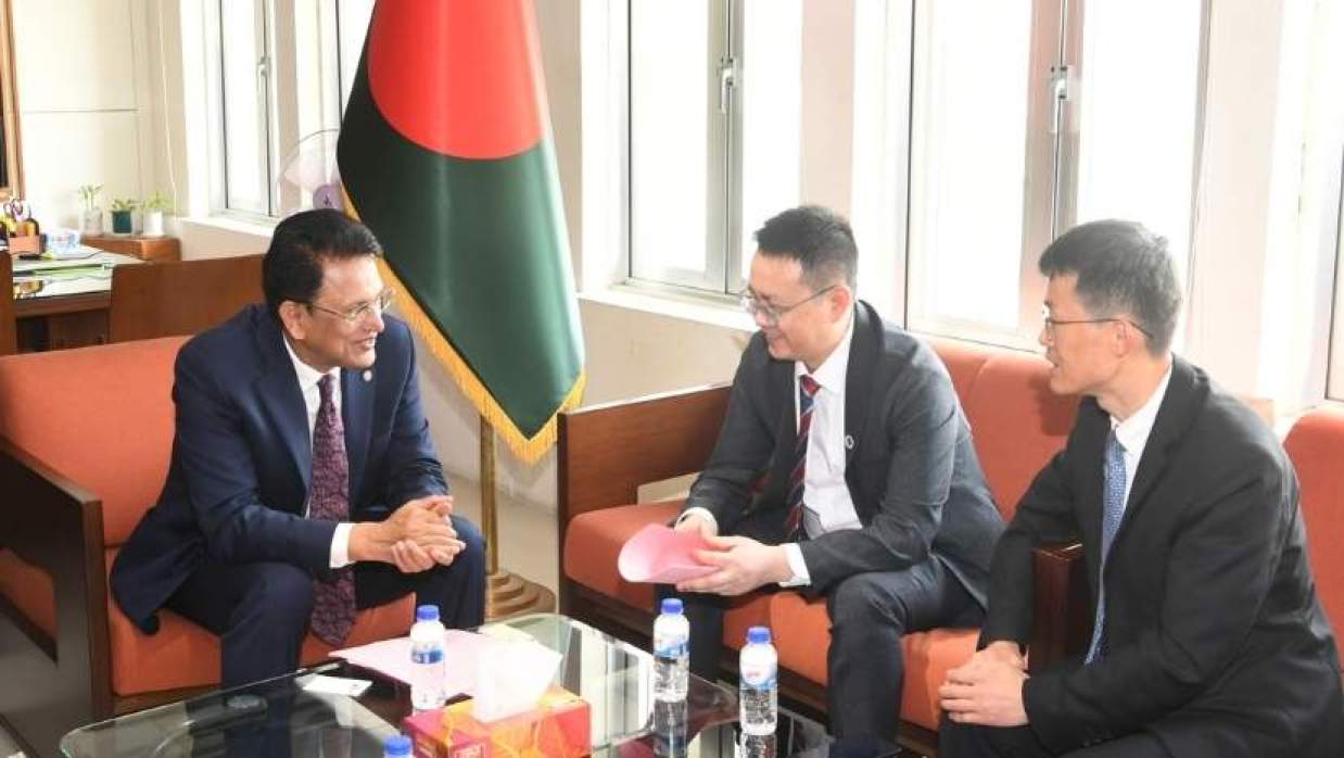 শিক্ষামন্ত্রীর সঙ্গে আনহুই নরমাল ইউনিভার্সিটির প্রেসিডেন্টের সৌজন্য সাক্ষাৎ
