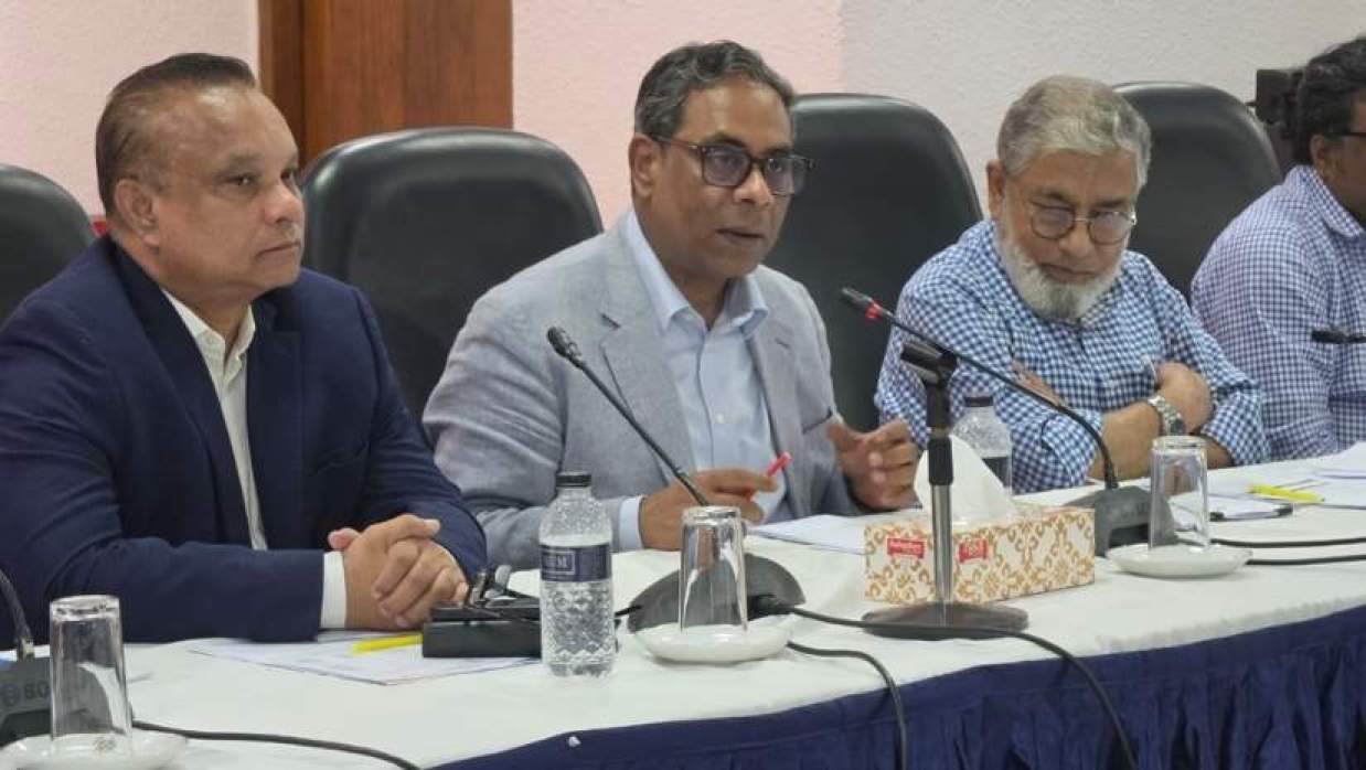 বক্তব্য রাখছেন স্বাস্থ্য প্রতিমন্ত্রী ড. এম এ মুহিত