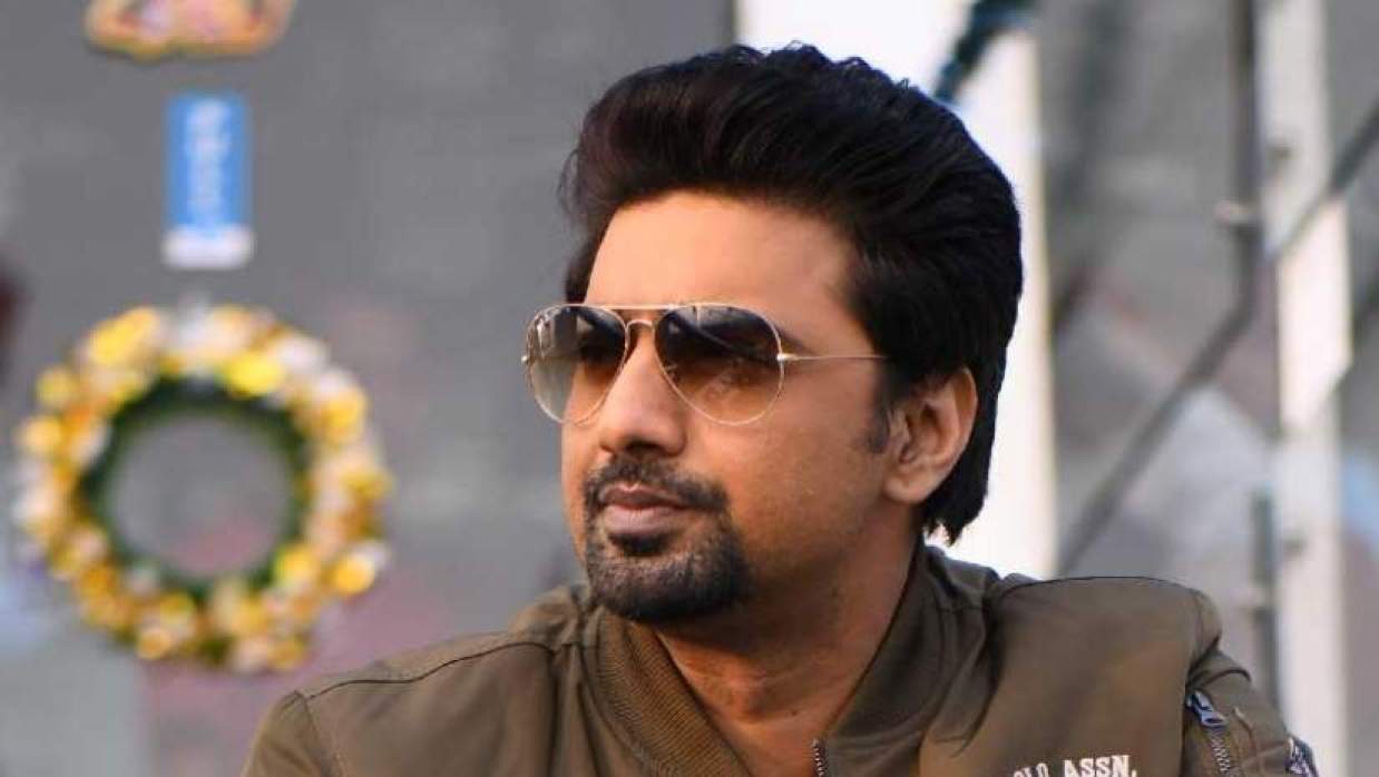  অভিনেতা দেব 