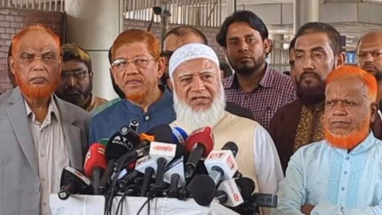 জাপান সফর শেষে সাংবাদিকদের সঙ্গে কথা বলছেন জামায়াত আমির ডা. শফিকুর রহমান