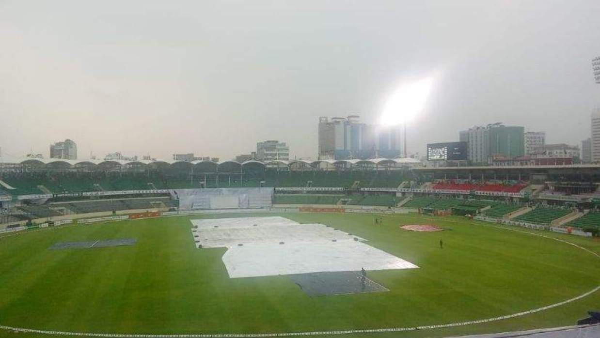   বৃষ্টিতে মিরপুর স্টেডিয়ামের খেলা বন্ধ