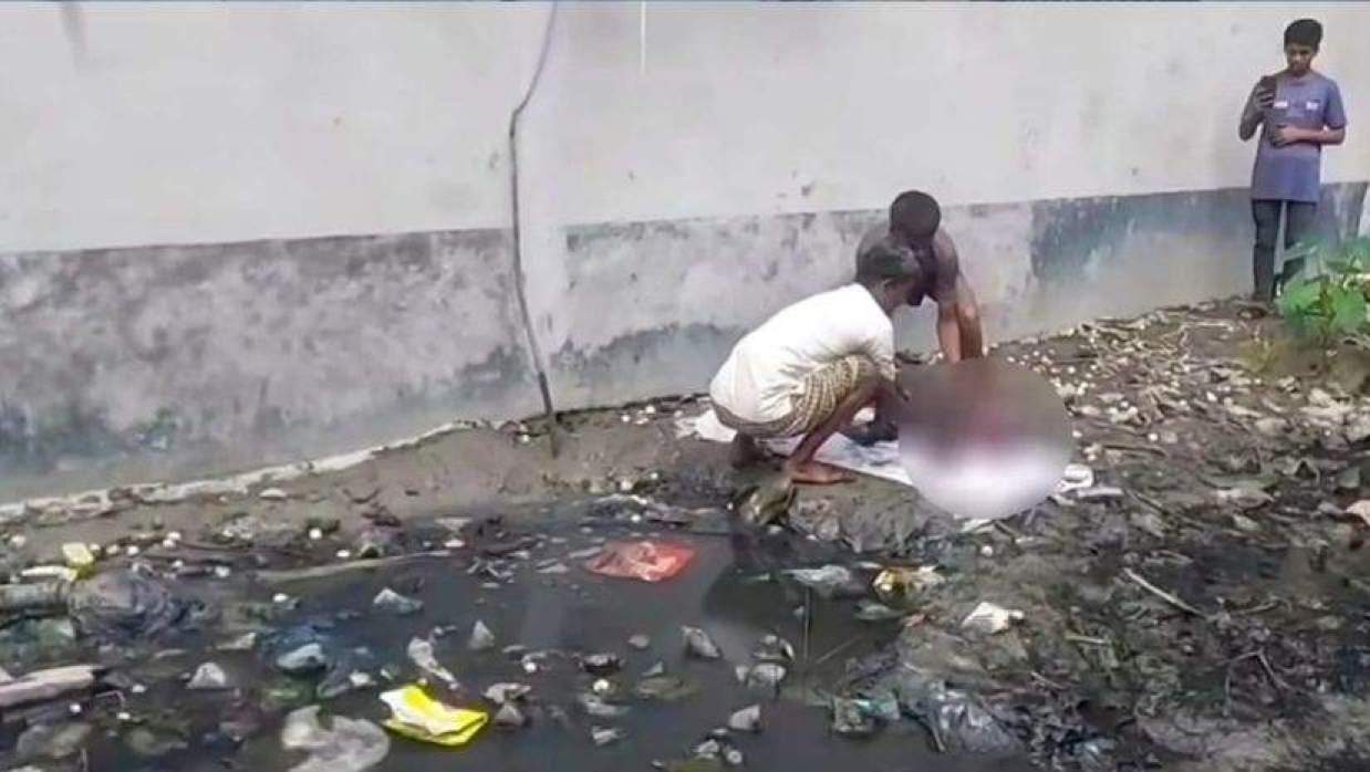 ডোবায় থেকে লাশ উদ্ধার 