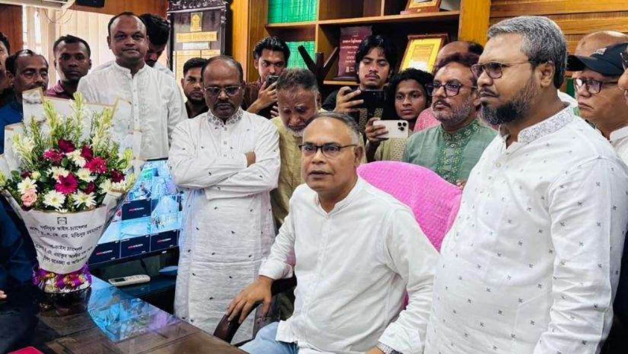 নবনিযুক্ত উপাচার্য অধ্যাপক ড. এ কে এম মতিনুর রহমান 