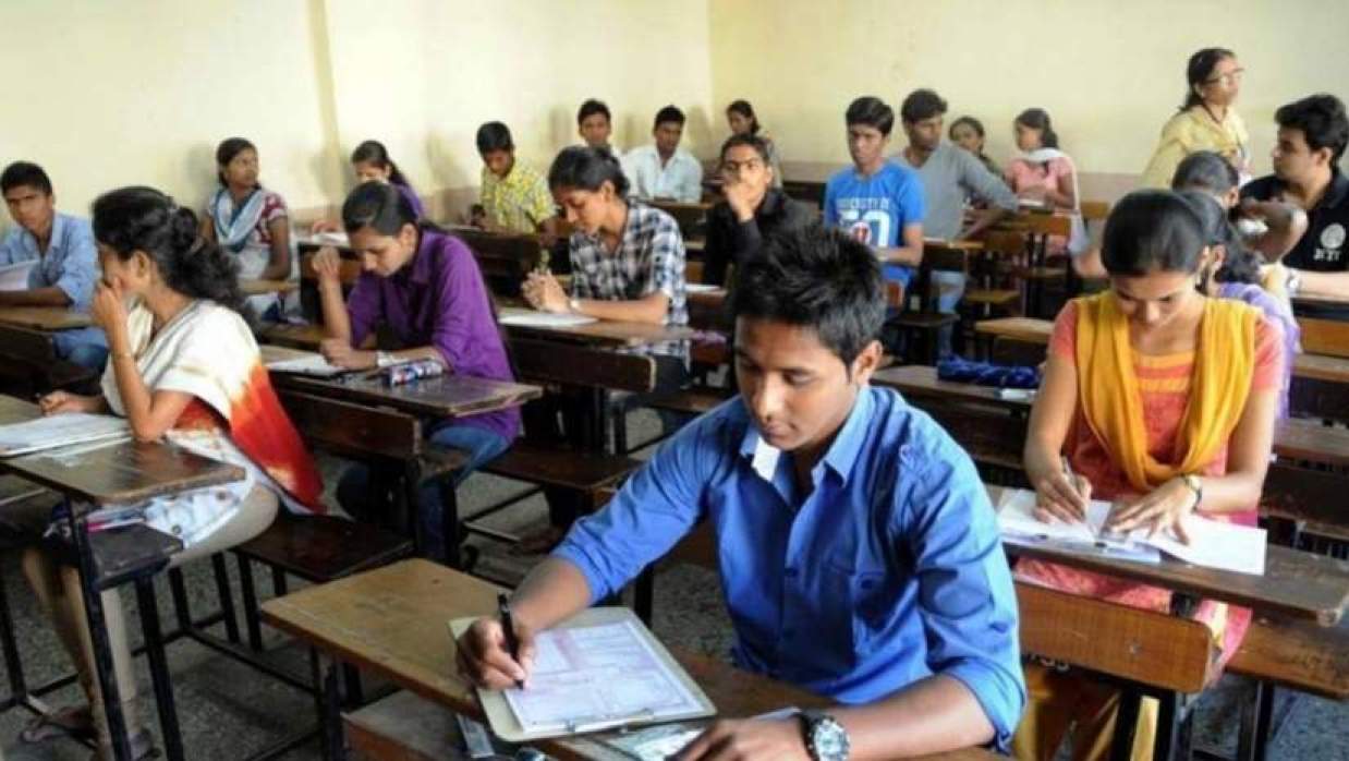 পরীক্ষার্থীদের কঠোর নির্দেশনা 