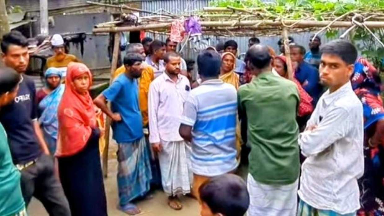 দু’পক্ষের মধ্যে সংঘর্ষে আশরাফুল ইসলাম (৩৩) নামে এক যুবক নিহত হয়েছেন